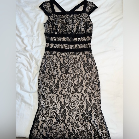 Melrose Women’s Trumpet Evening Gown in Nude/Black Lace Overlay Size 6 - Picture 2 of 13